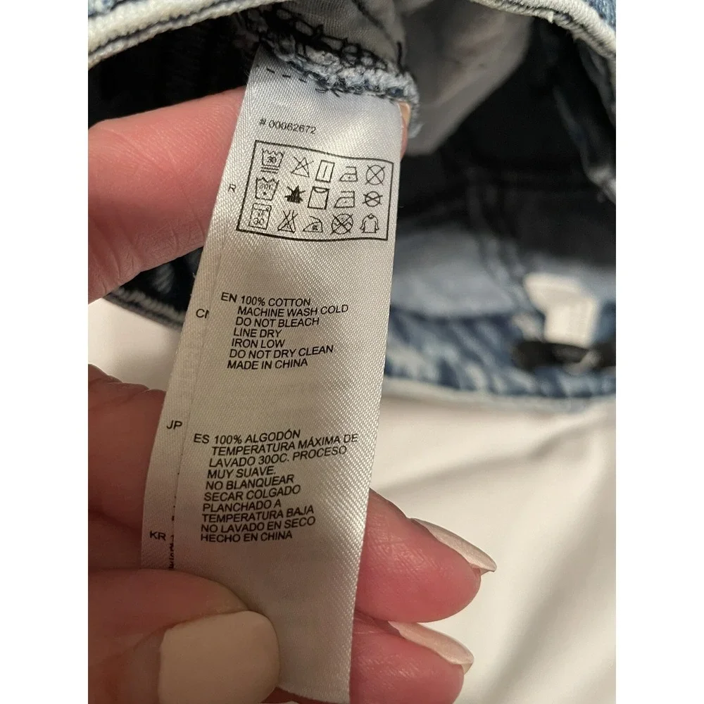 Forever 21 Women's 27 Ripped Distressed Cutoff Hot Pants‎ Low Rise Jean Shorts